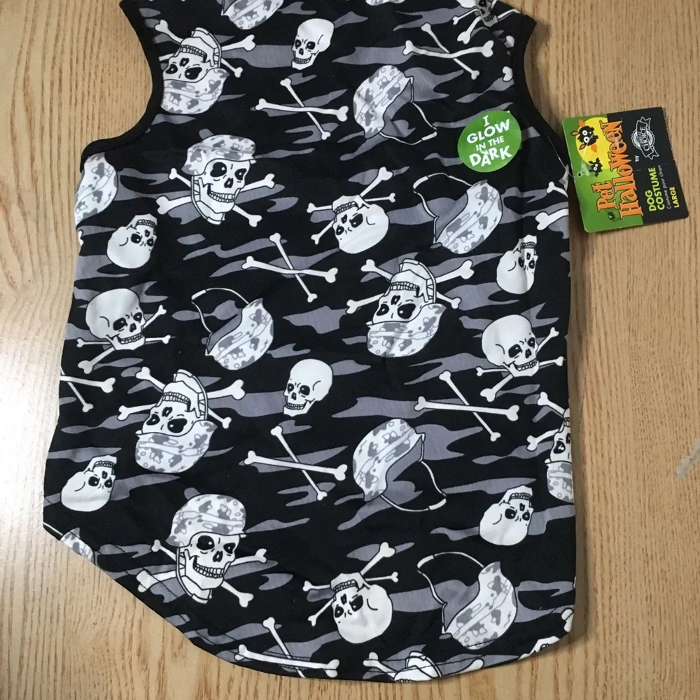 New Doggie🐶 Skull Glow in Dark T-shirt or Costume Size Large Fits 16.5”x11.5”